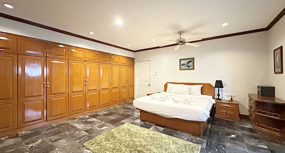 À louer 5 chambres villa à Bang Lamung, Chonburi