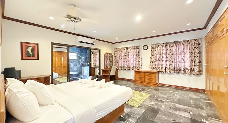 À louer 5 chambres villa à Bang Lamung, Chonburi