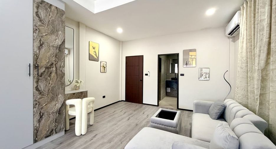 À vendre 5 chambres villa à Bang Lamung, Chonburi