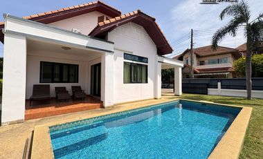 Villa en alquiler de 3 habitaciones en Bang Lamung, Chonburi