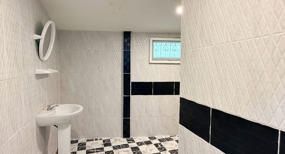 For rent 5 bedrooms house in Bang Lamung, Chonburi