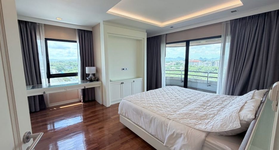 For rent 3 bedrooms condo in Na Jomtien, Pattaya