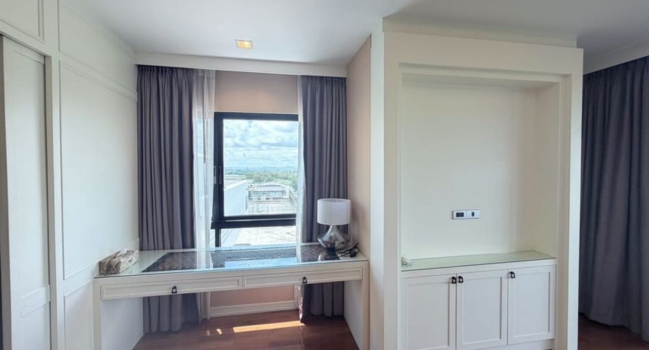 For rent 3 bedrooms condo in Na Jomtien, Pattaya