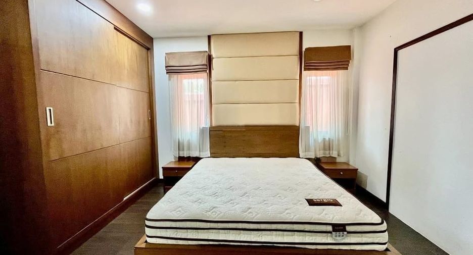 À louer 5 chambres villa à Bang Lamung, Chonburi