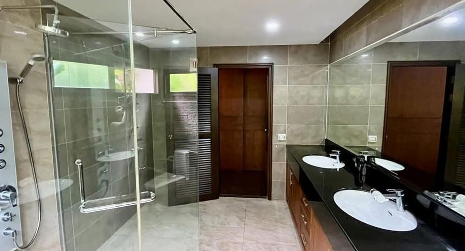 À louer 5 chambres villa à Bang Lamung, Chonburi