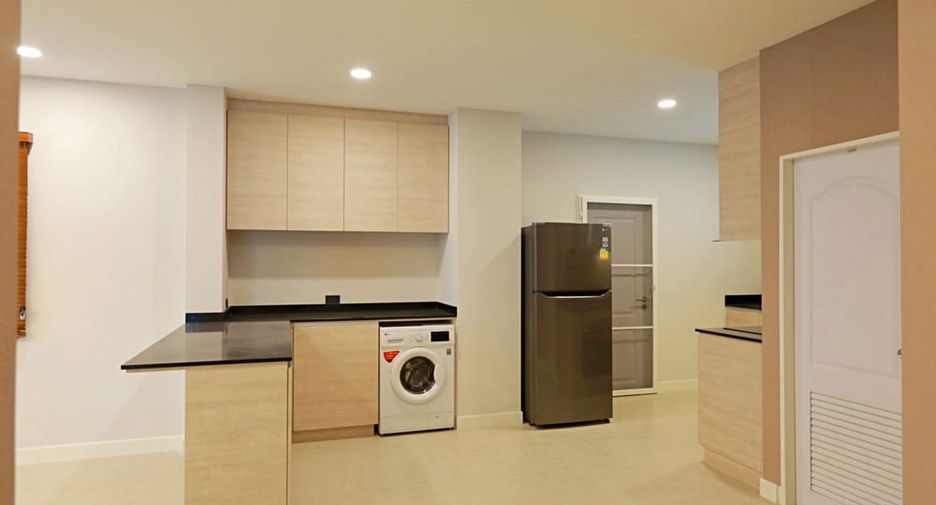 Haus zur Miete mit 3 Zimmer in Bang Lamung, Chonburi