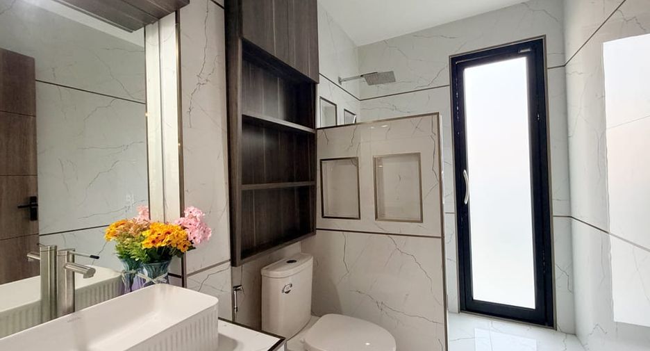 À louer 4 chambres villa à Bang Lamung, Chonburi