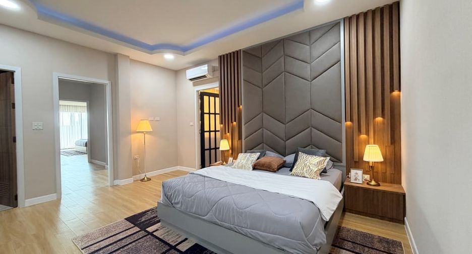À louer 4 chambres villa à Bang Lamung, Chonburi