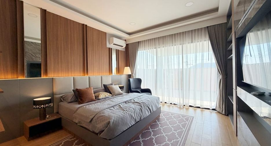 À louer 4 chambres villa à Bang Lamung, Chonburi