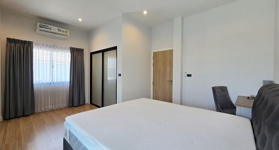 For sale 4 bedrooms house in Bang Lamung, Chonburi