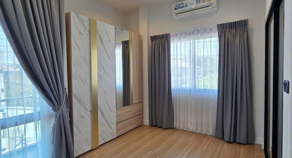 For sale 4 bedrooms house in Bang Lamung, Chonburi