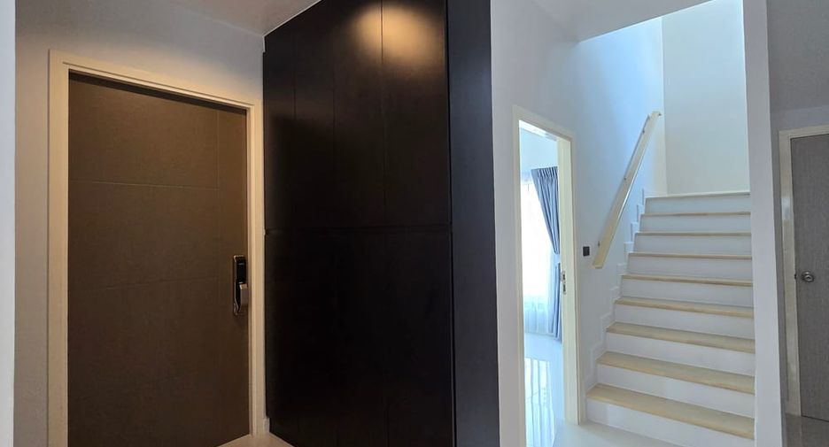 For sale 4 bedrooms house in Bang Lamung, Chonburi