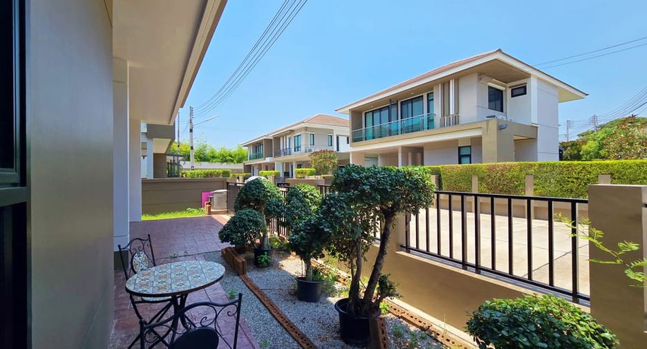 For sale 4 bedrooms house in Bang Lamung, Chonburi
