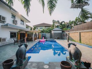Villa en alquiler de 6 habitaciones en Bang Lamung, Chonburi
