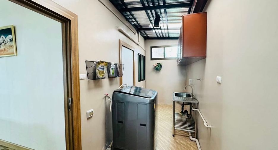 Villa zum Kauf mit 4 Zimmer in Bang Lamung, Chonburi