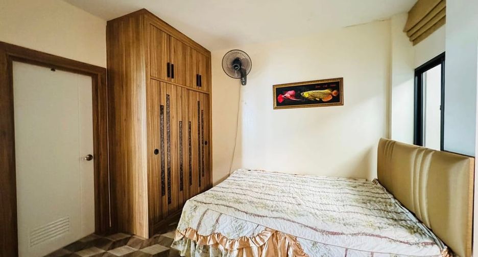 Villa zum Kauf mit 4 Zimmer in Bang Lamung, Chonburi