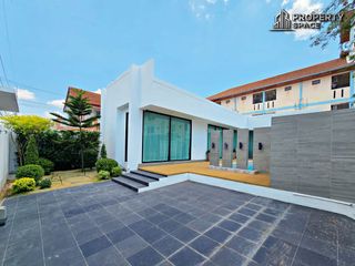 À louer 3 chambres villa à Bang Lamung, Chonburi