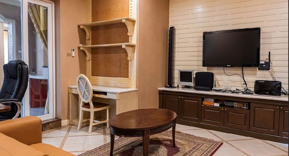 Villa en alquiler de 4 habitaciones en Jomtien, Pattaya