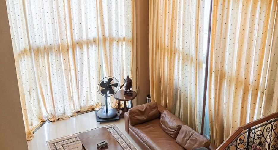 Villa en alquiler de 4 habitaciones en Jomtien, Pattaya