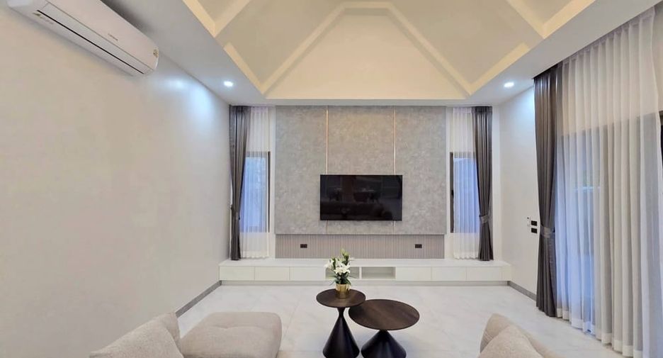 À vendre 4 chambres villa à Bang Lamung, Chonburi