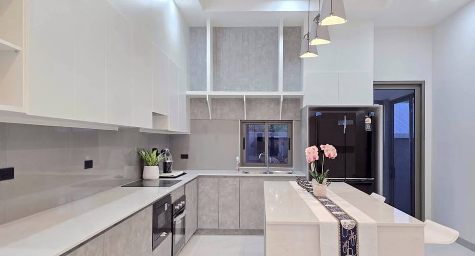 À vendre 4 chambres villa à Bang Lamung, Chonburi