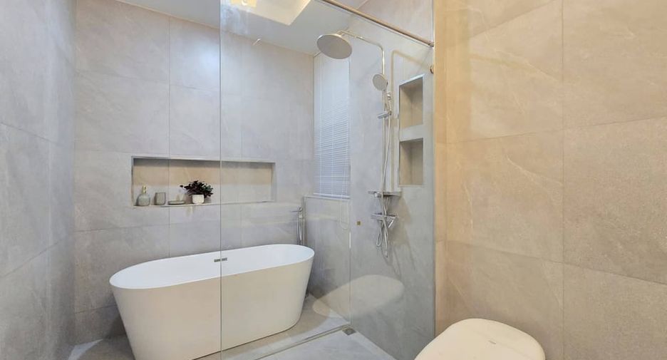 À vendre 4 chambres villa à Bang Lamung, Chonburi