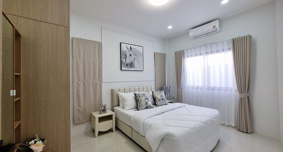 Villa en alquiler de 3 habitaciones en Bang Lamung, Chonburi