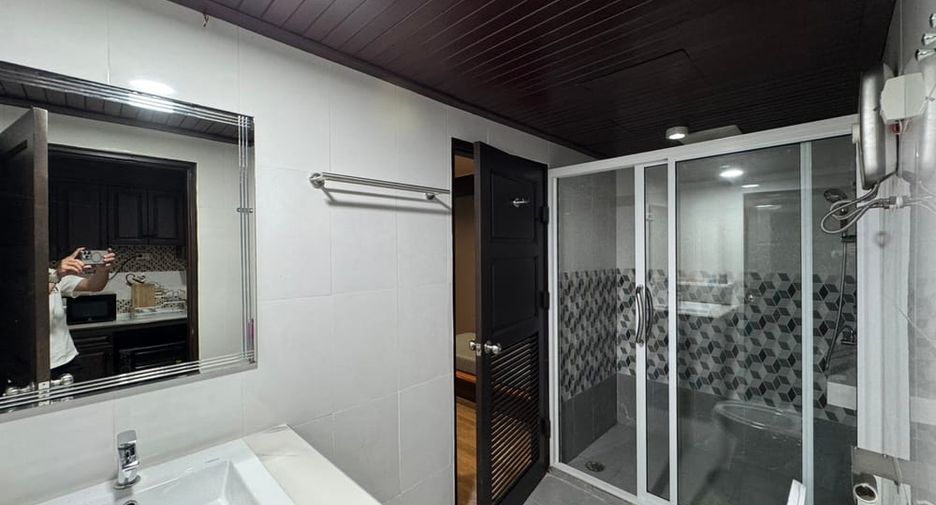 For rent 3 bedrooms condo in Bang Lamung, Chonburi