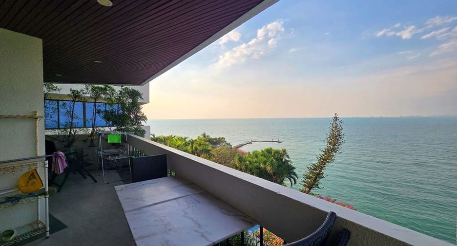For rent 3 bedrooms condo in Bang Lamung, Chonburi
