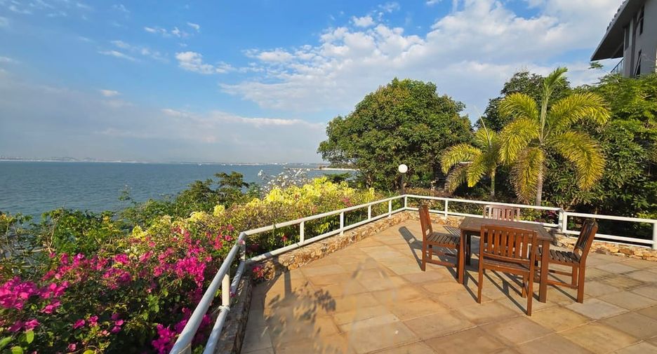 For rent 3 bedrooms condo in Bang Lamung, Chonburi