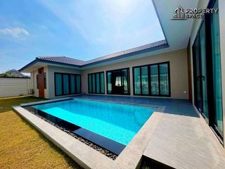 For sale 3 bedrooms villa in Bang Lamung, Chonburi