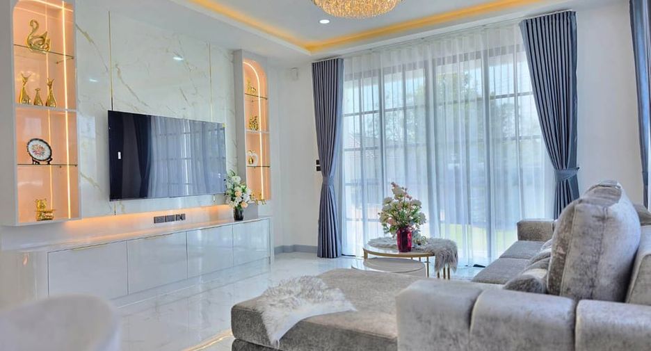 For sale 4 bedrooms villa in Bang Lamung, Chonburi