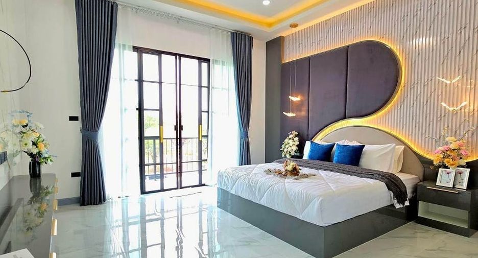 For sale 4 bedrooms villa in Bang Lamung, Chonburi