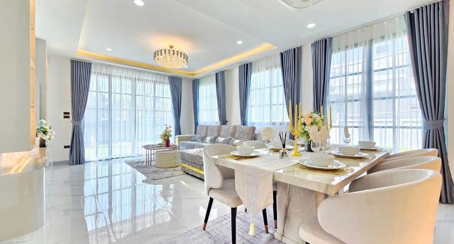 For sale 4 bedrooms villa in Bang Lamung, Chonburi