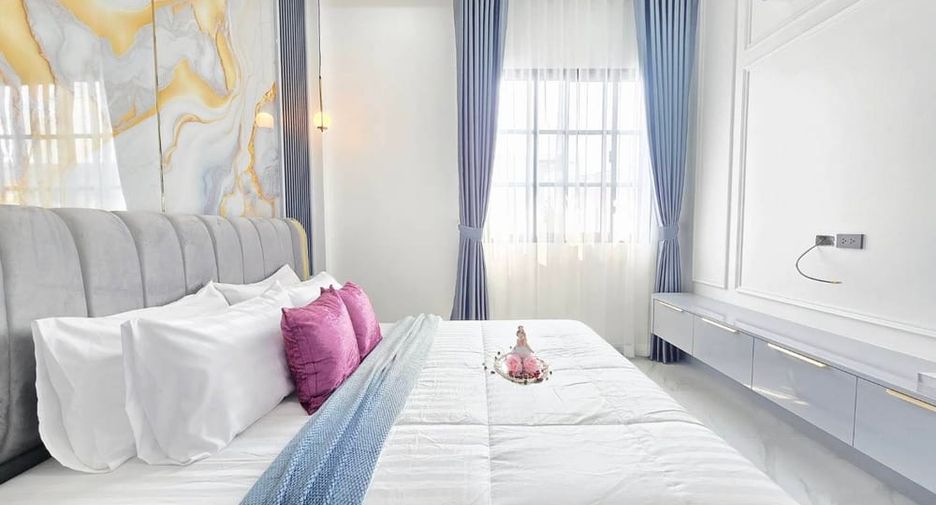 For sale 4 bedrooms villa in Bang Lamung, Chonburi