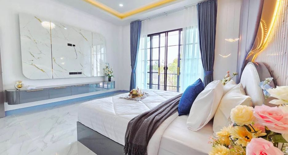 For sale 4 bedrooms villa in Bang Lamung, Chonburi