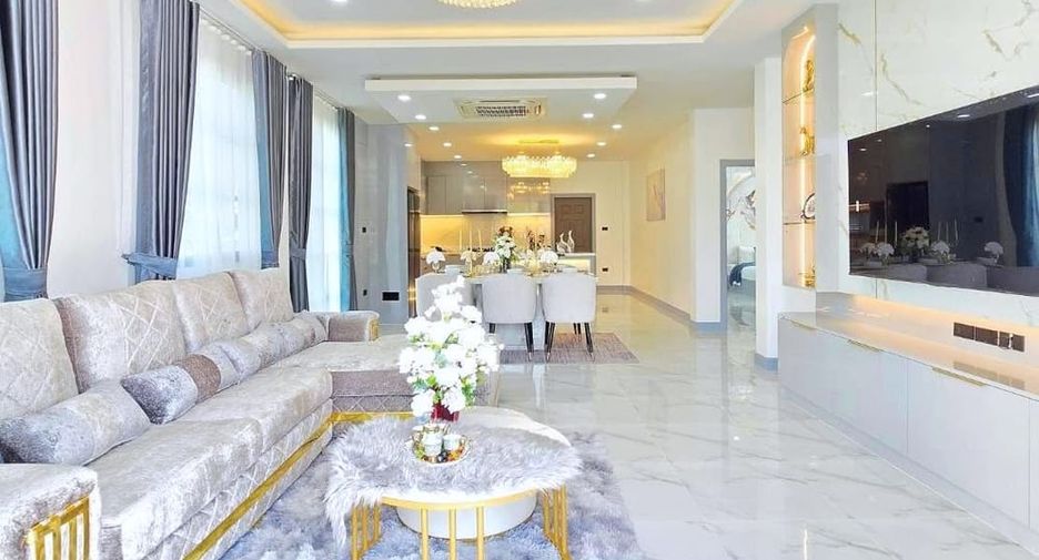For sale 4 bedrooms villa in Bang Lamung, Chonburi