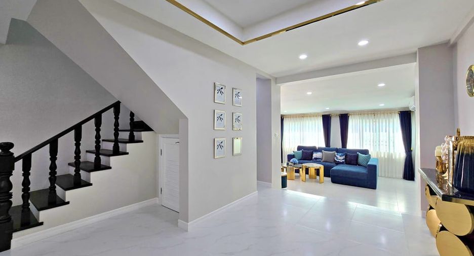 For rent and for sale 4 bedrooms house in Bang Lamung, Chonburi