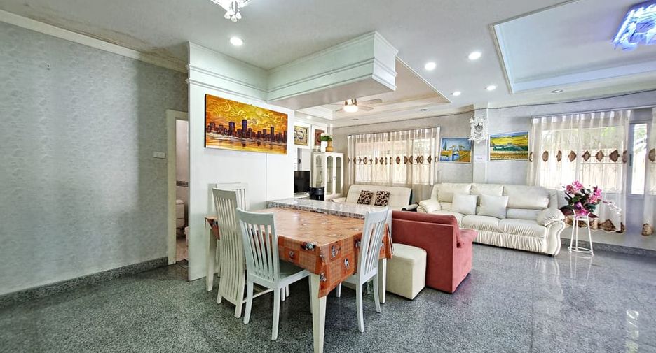 For sale 4 bedrooms villa in Jomtien, Pattaya