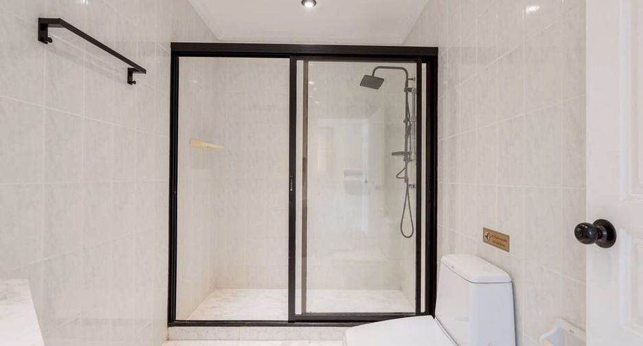 Villa en alquiler de 5 habitaciones en Bang Lamung, Chonburi