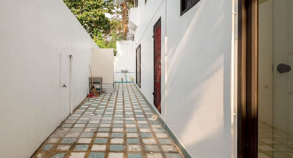 Villa en alquiler de 5 habitaciones en Bang Lamung, Chonburi