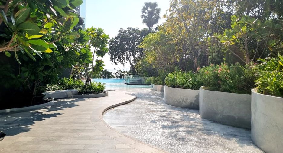 For sale 3 bedrooms condo in Bang Lamung, Chonburi