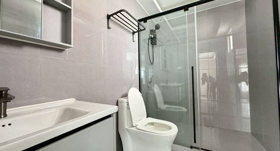Casa en alquiler de 4 habitaciones en Jomtien, Pattaya