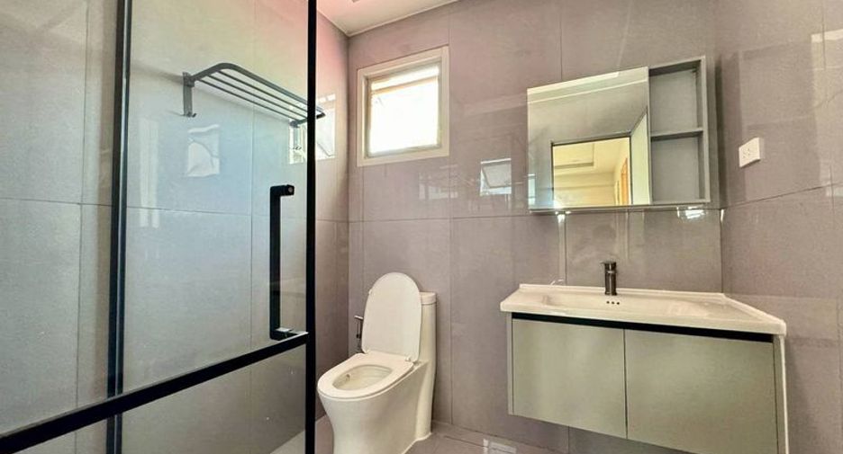 Casa en alquiler de 4 habitaciones en Jomtien, Pattaya