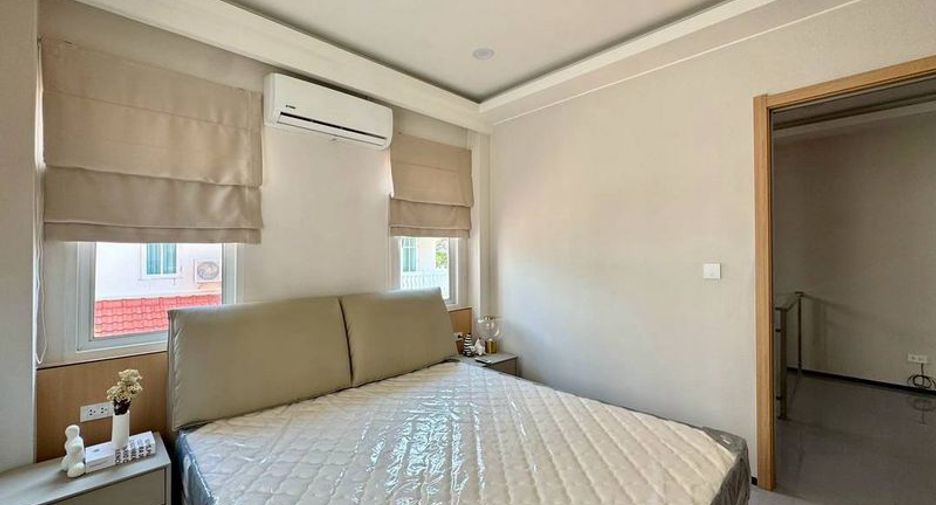 Casa en alquiler de 4 habitaciones en Jomtien, Pattaya