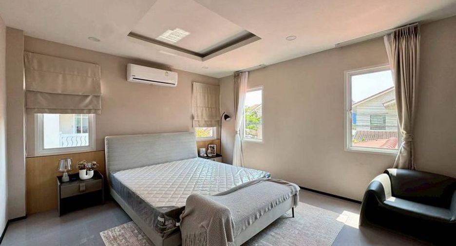Casa en alquiler de 4 habitaciones en Jomtien, Pattaya