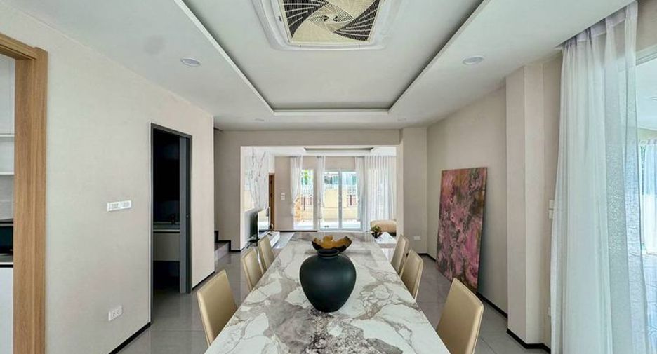 Casa en alquiler de 4 habitaciones en Jomtien, Pattaya
