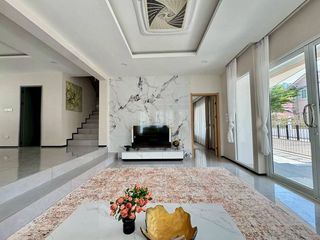 Casa en alquiler de 4 habitaciones en Bang Lamung, Chonburi