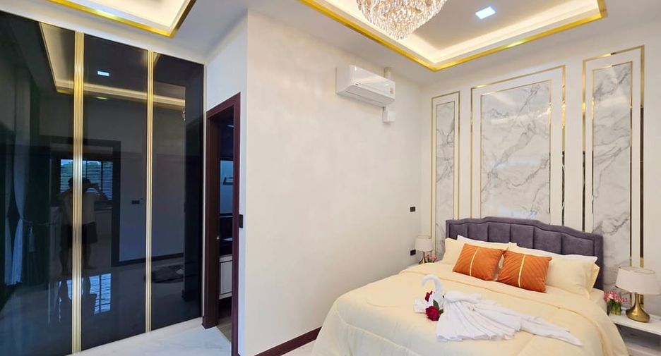 For sale 3 bedrooms villa in Bang Lamung, Chonburi