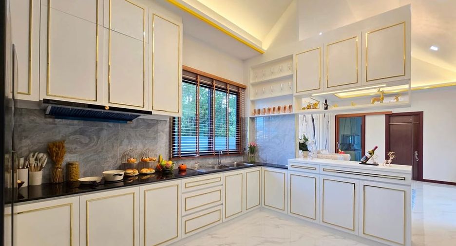 For sale 3 bedrooms villa in Bang Lamung, Chonburi